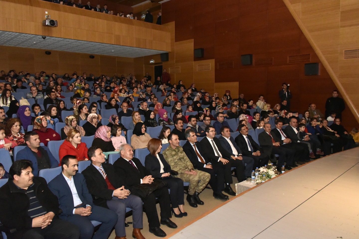 Minikler masal anlattı, büyükler dinledi 35