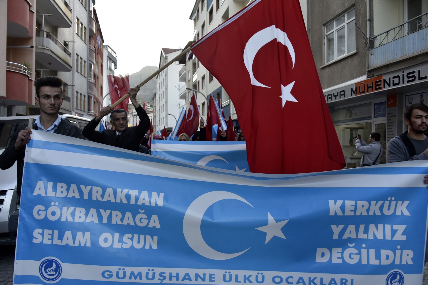 Ülkü Ocakları ‘Bir gece ansızın gelebiliriz’ sloganlarıyla Kerkük yürüyüşü düzenledi 5