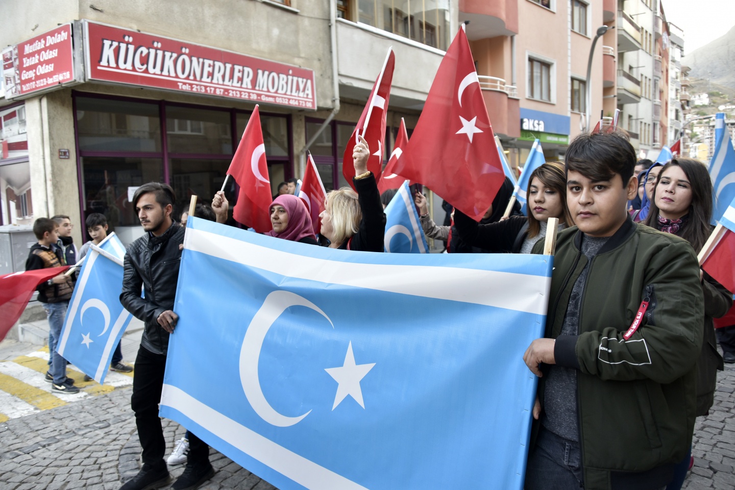 Ülkü Ocakları ‘Bir gece ansızın gelebiliriz’ sloganlarıyla Kerkük yürüyüşü düzenledi 7