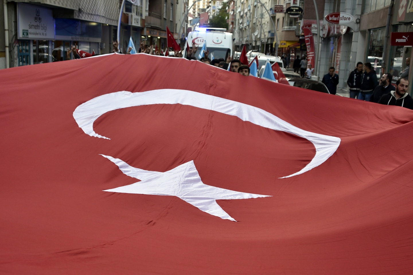 Ülkü Ocakları ‘Bir gece ansızın gelebiliriz’ sloganlarıyla Kerkük yürüyüşü düzenledi 9