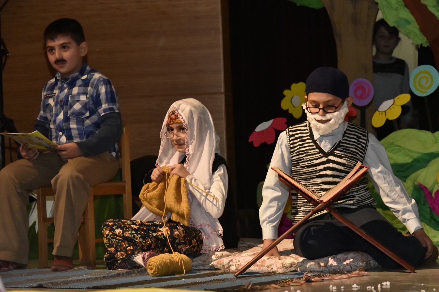 Minikler masal anlattı, büyükler dinledi 17