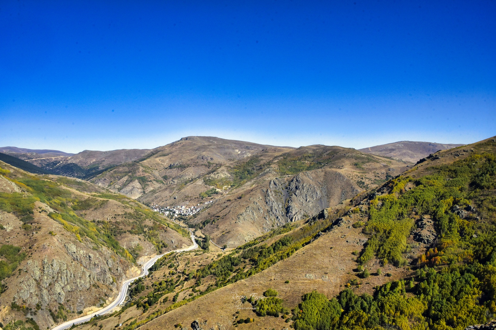 Gümüşhane'de doğa tutkunları sonbaharın keyfini çıkarıyor 57
