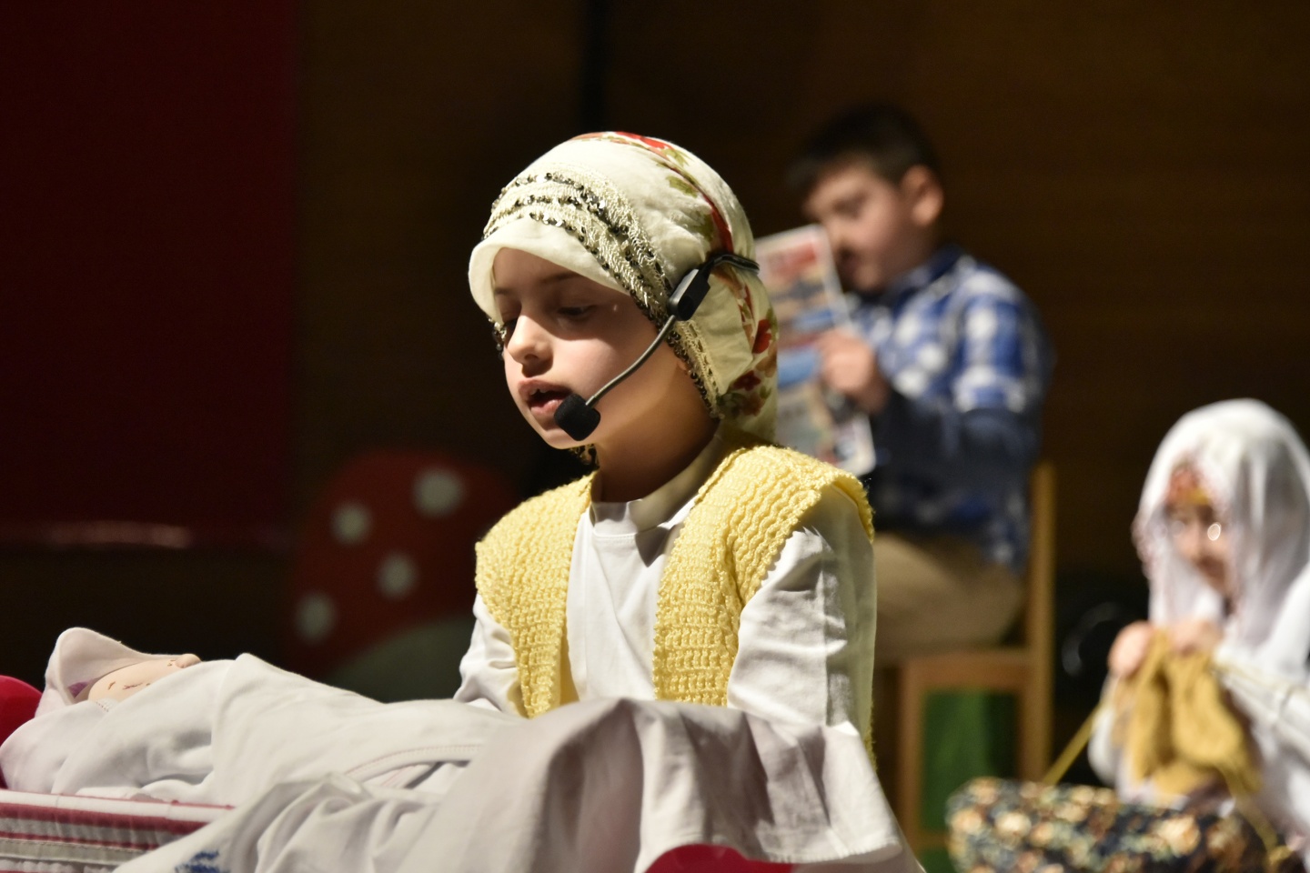 Minikler masal anlattı, büyükler dinledi 23