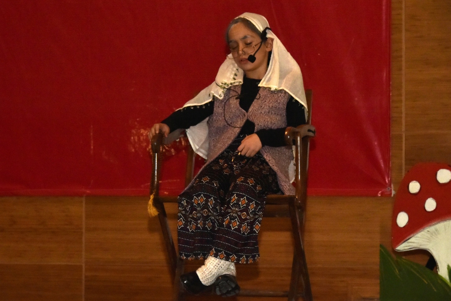 Minikler masal anlattı, büyükler dinledi 12