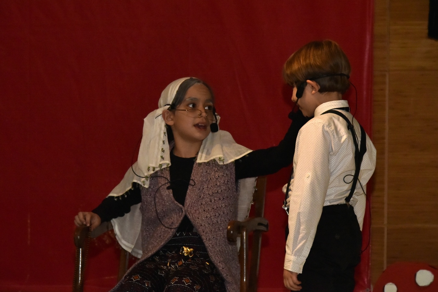 Minikler masal anlattı, büyükler dinledi 16