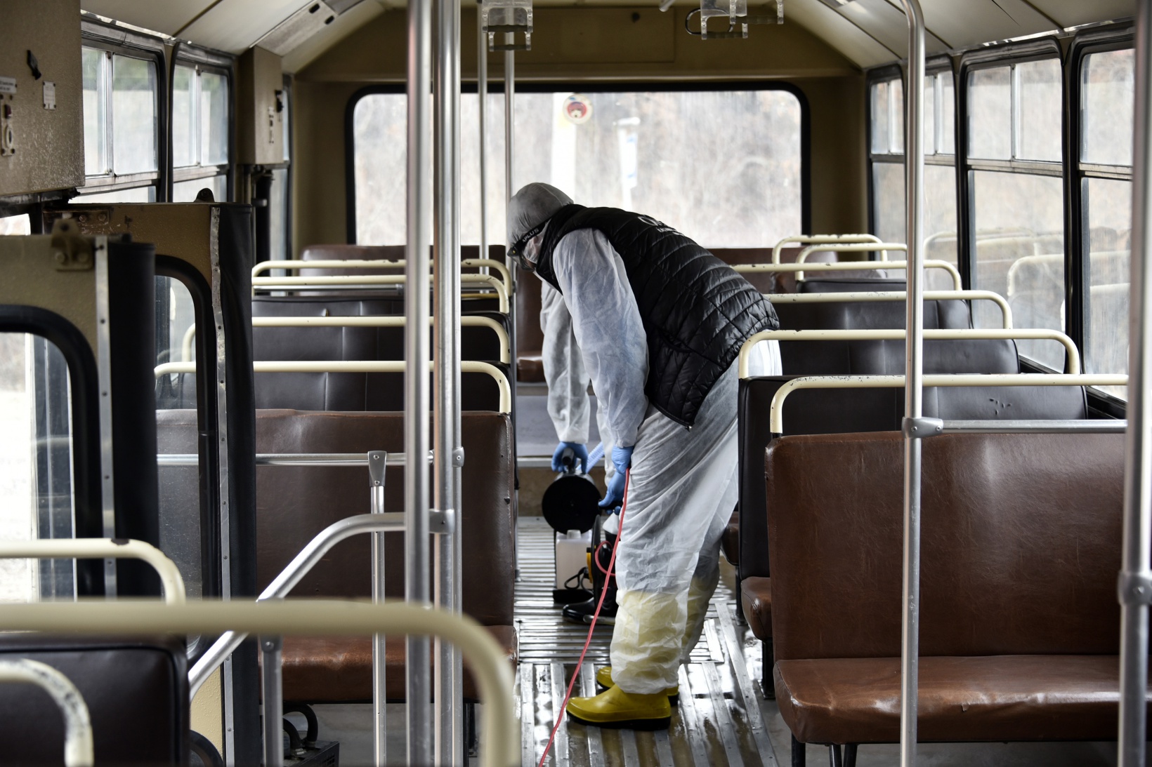 Gümüşhane’de toplu taşıma araçları dezenfekte ediliyor 8