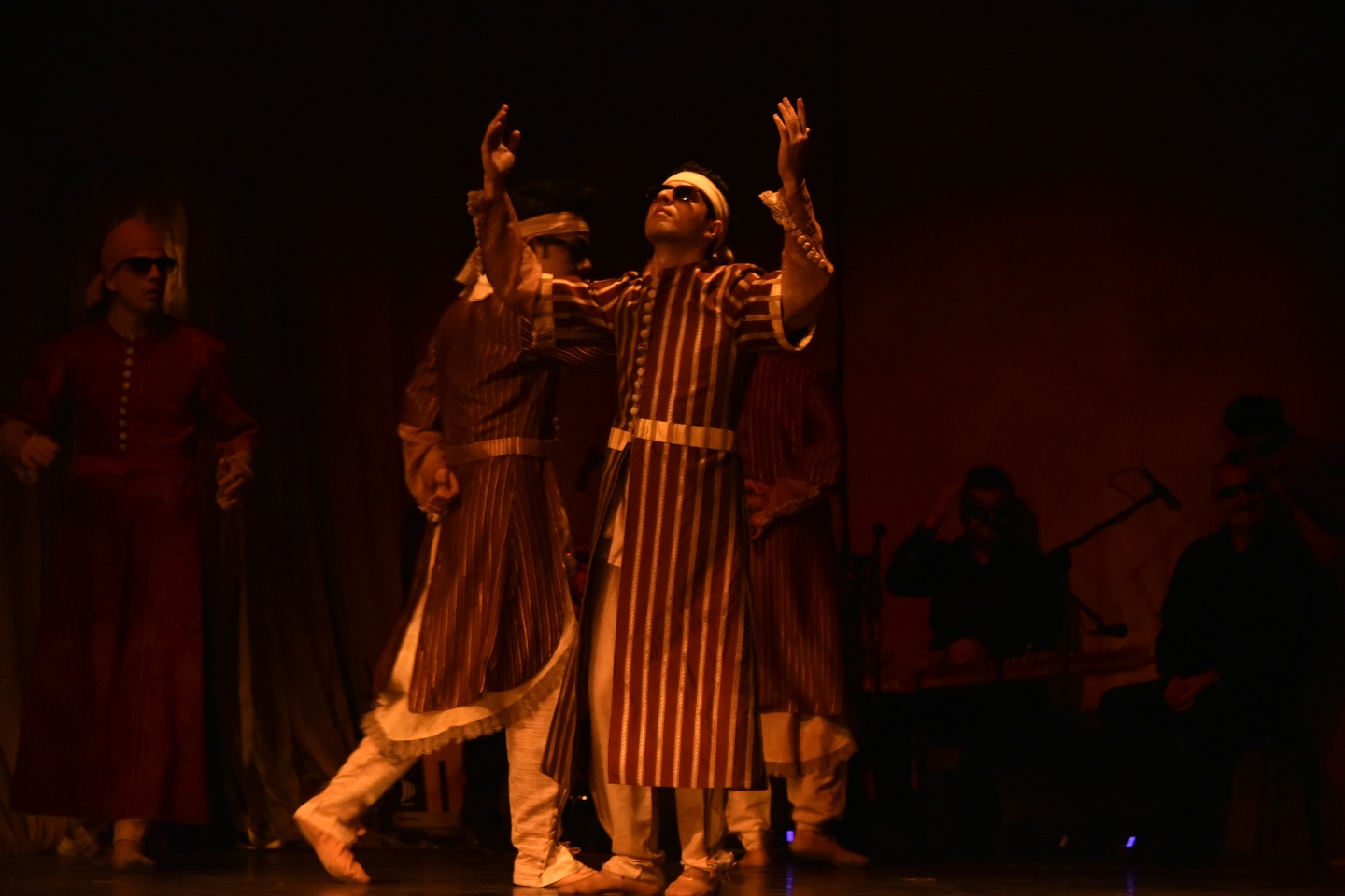 Güldestan Balesi Gümüşhane'de sahnelendi 49