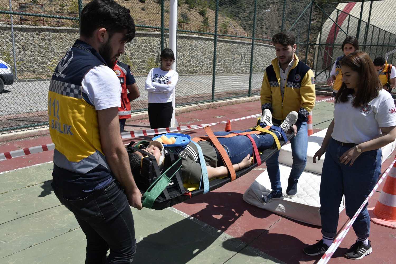 Gümüşhane’de öğrencilerden nefes kesen tatbikat 12