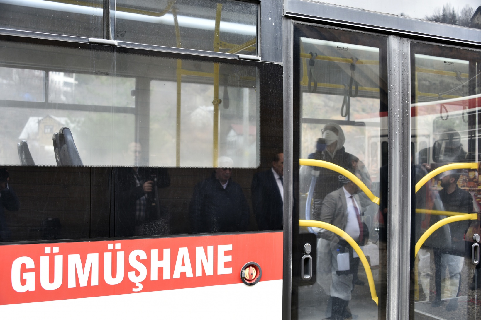 Gümüşhane’de toplu taşıma araçları dezenfekte ediliyor 9