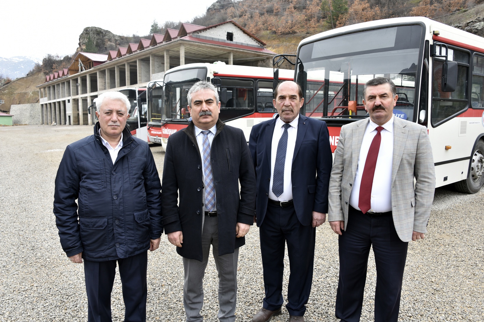 Gümüşhane’de toplu taşıma araçları dezenfekte ediliyor 10