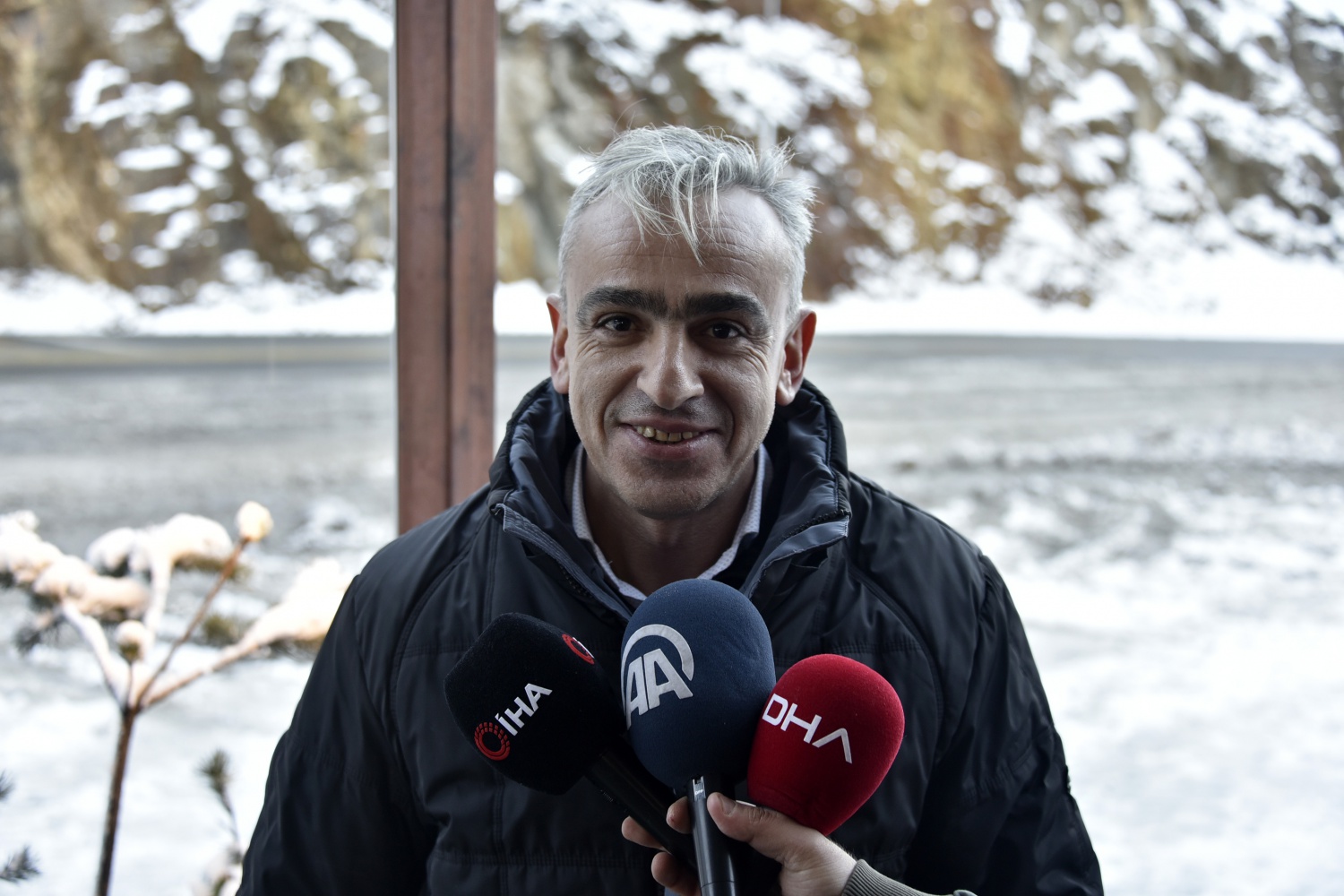 Zigana’da kar yağışı kazaları da beraberinde getirdi 16