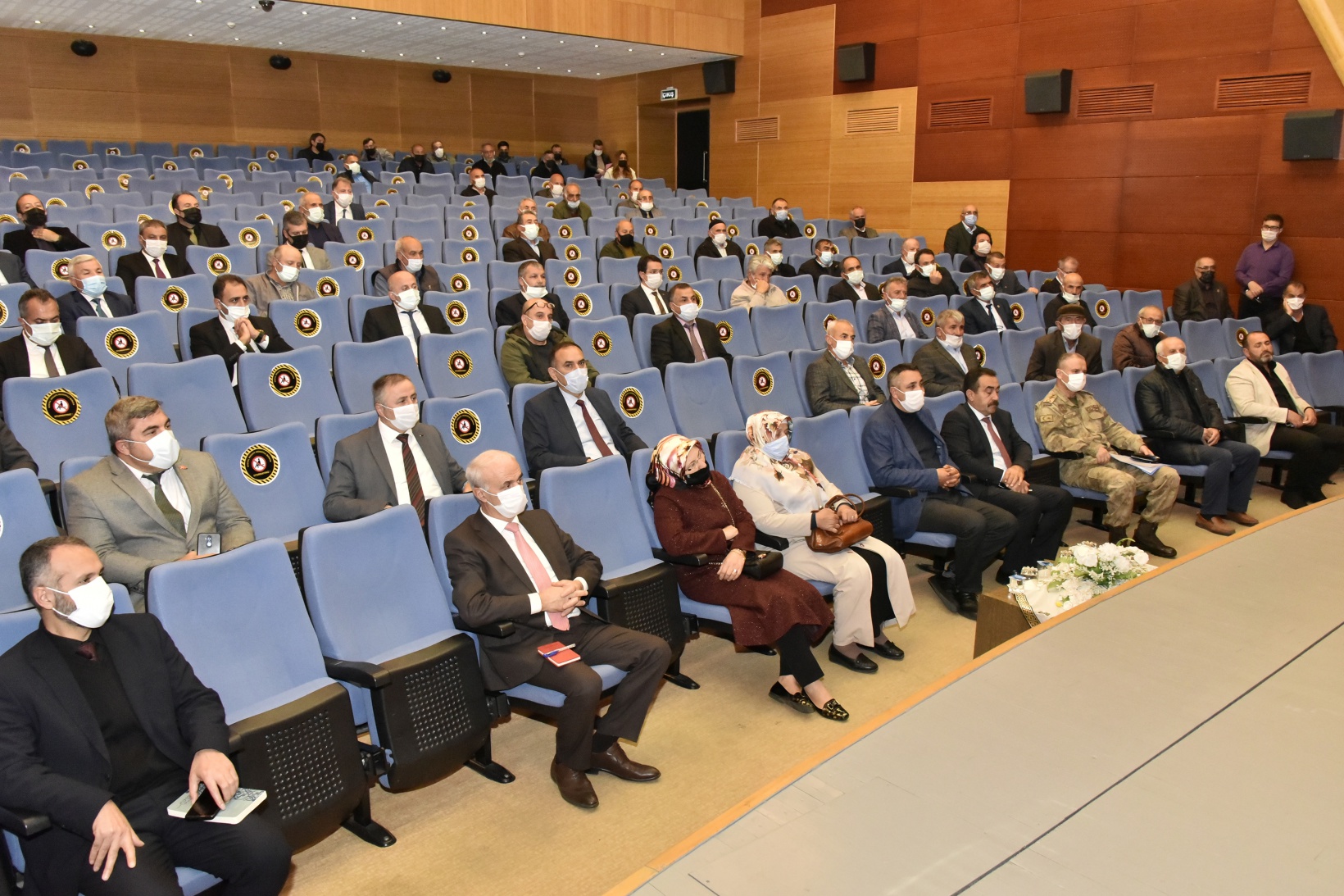 Vali Taşbilek muhtarlarla bir araya geldi 6