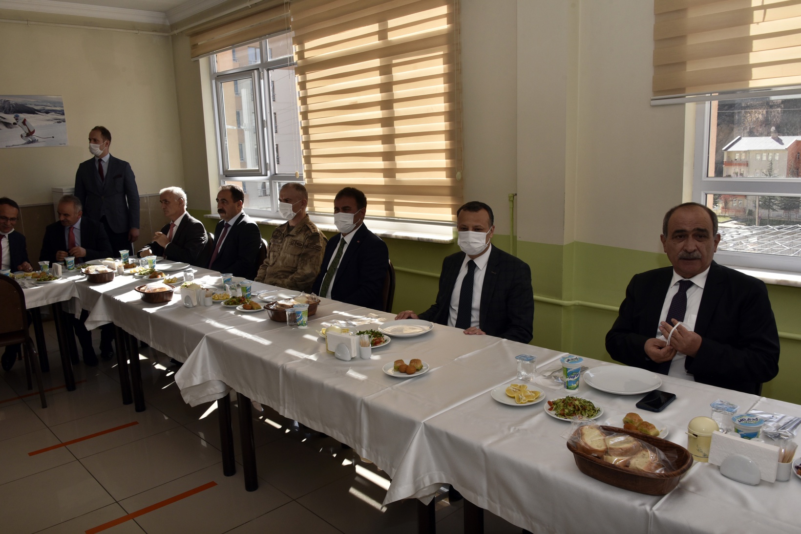 Vali Taşbilek muhtarlarla bir araya geldi 10