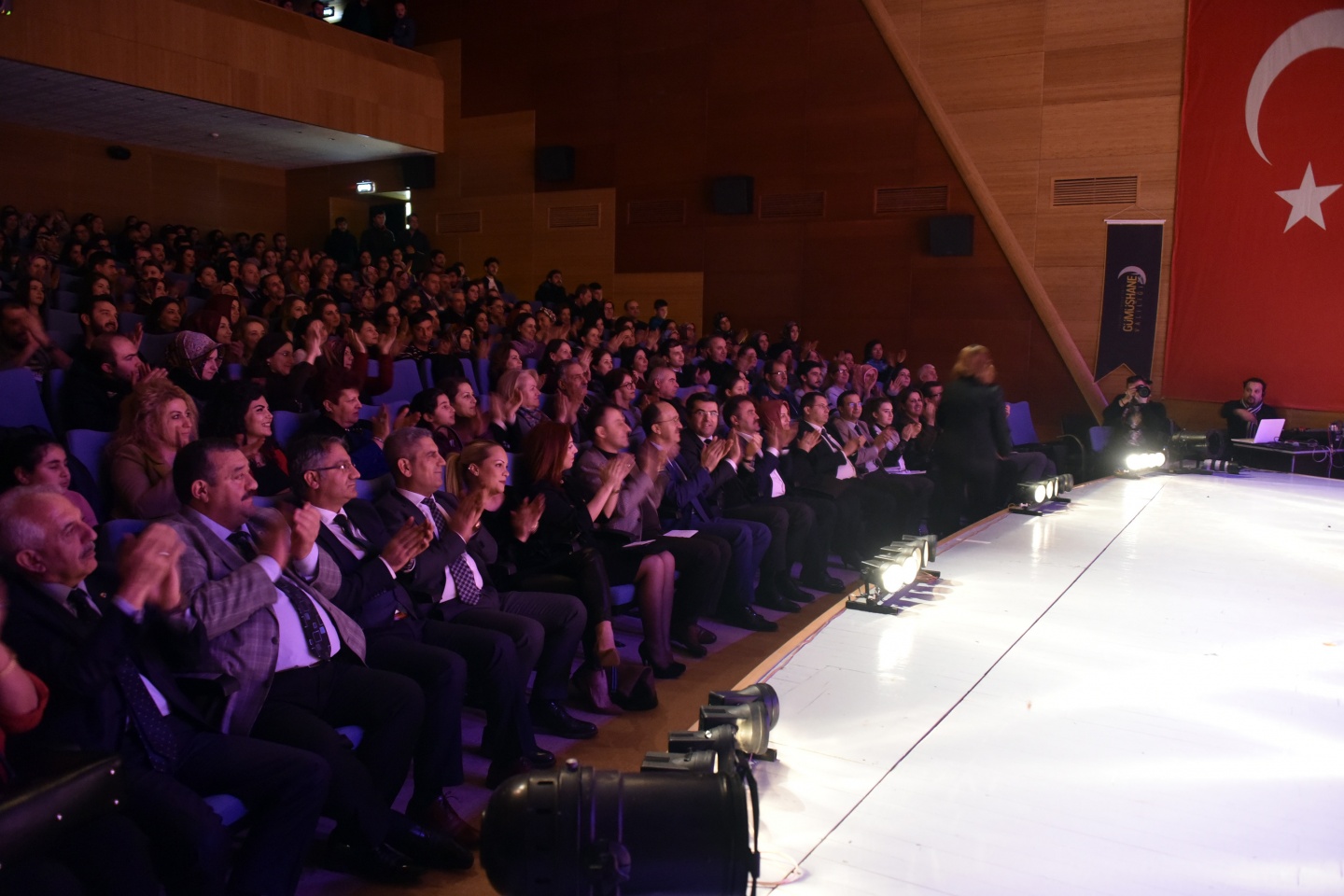 Güldestan Balesi Gümüşhane'de sahnelendi 63