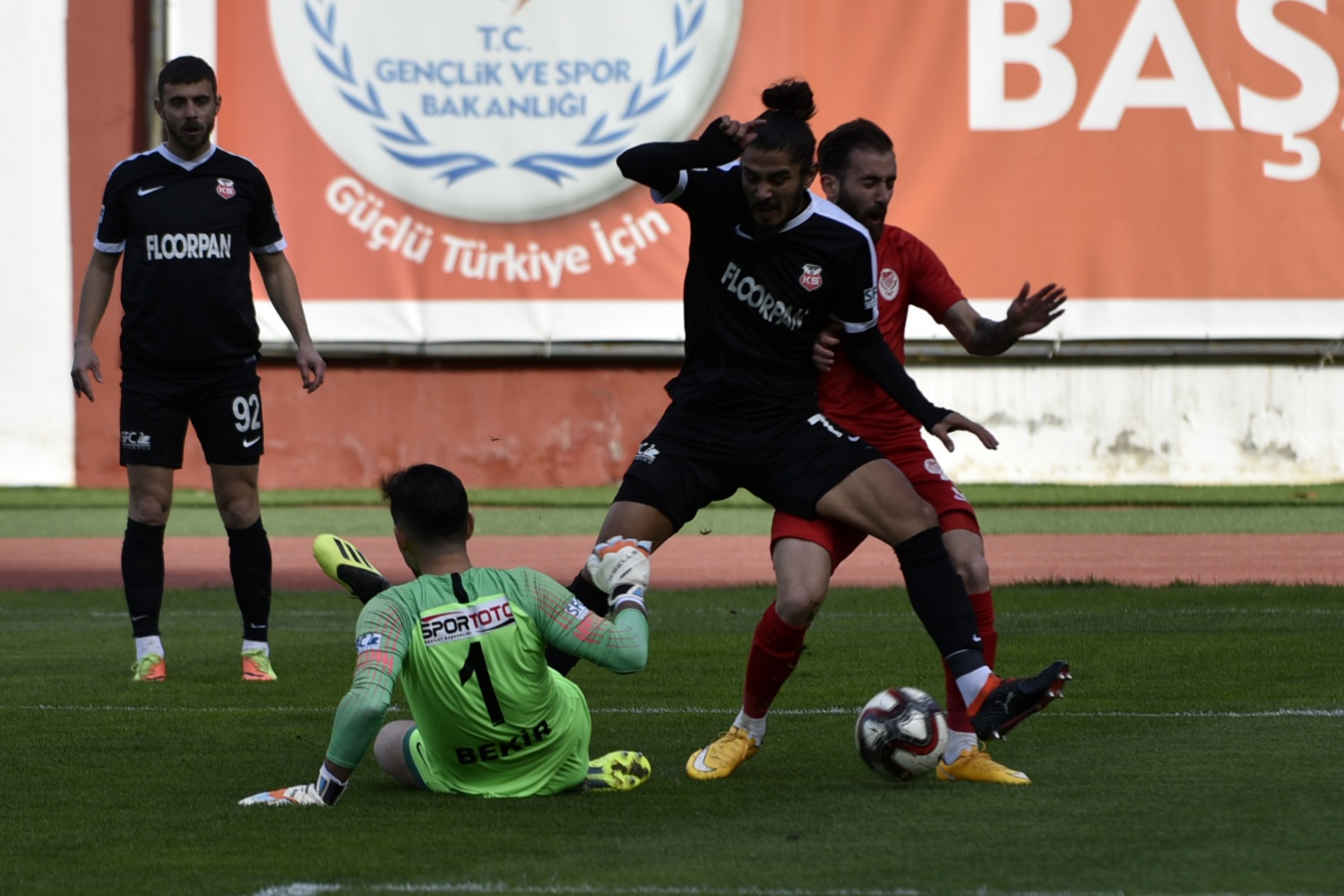 Gümüş kayıplarda: 1-2 14