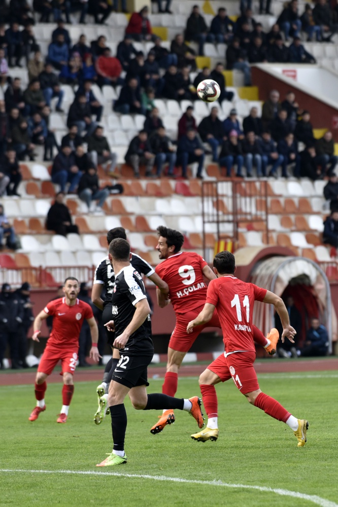 Gümüş kayıplarda: 1-2 25