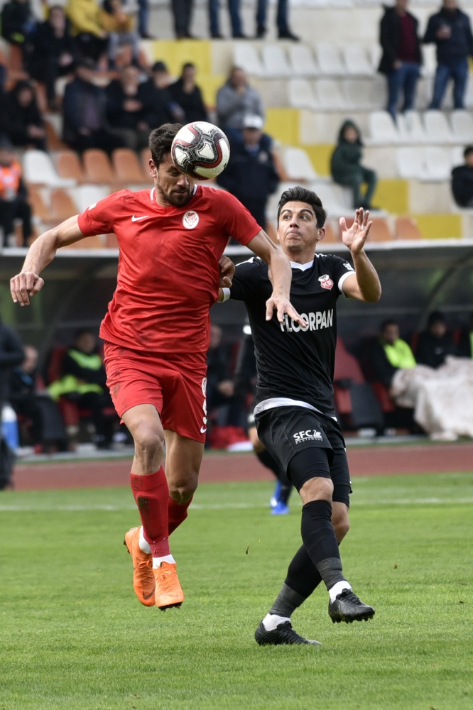 Gümüş kayıplarda: 1-2 24