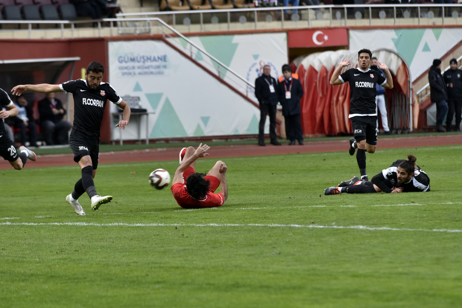 Gümüş kayıplarda: 1-2 45