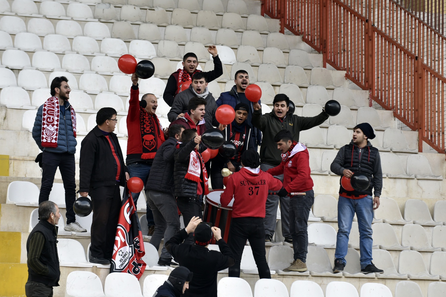 Gümüş kayıplarda: 1-2 51