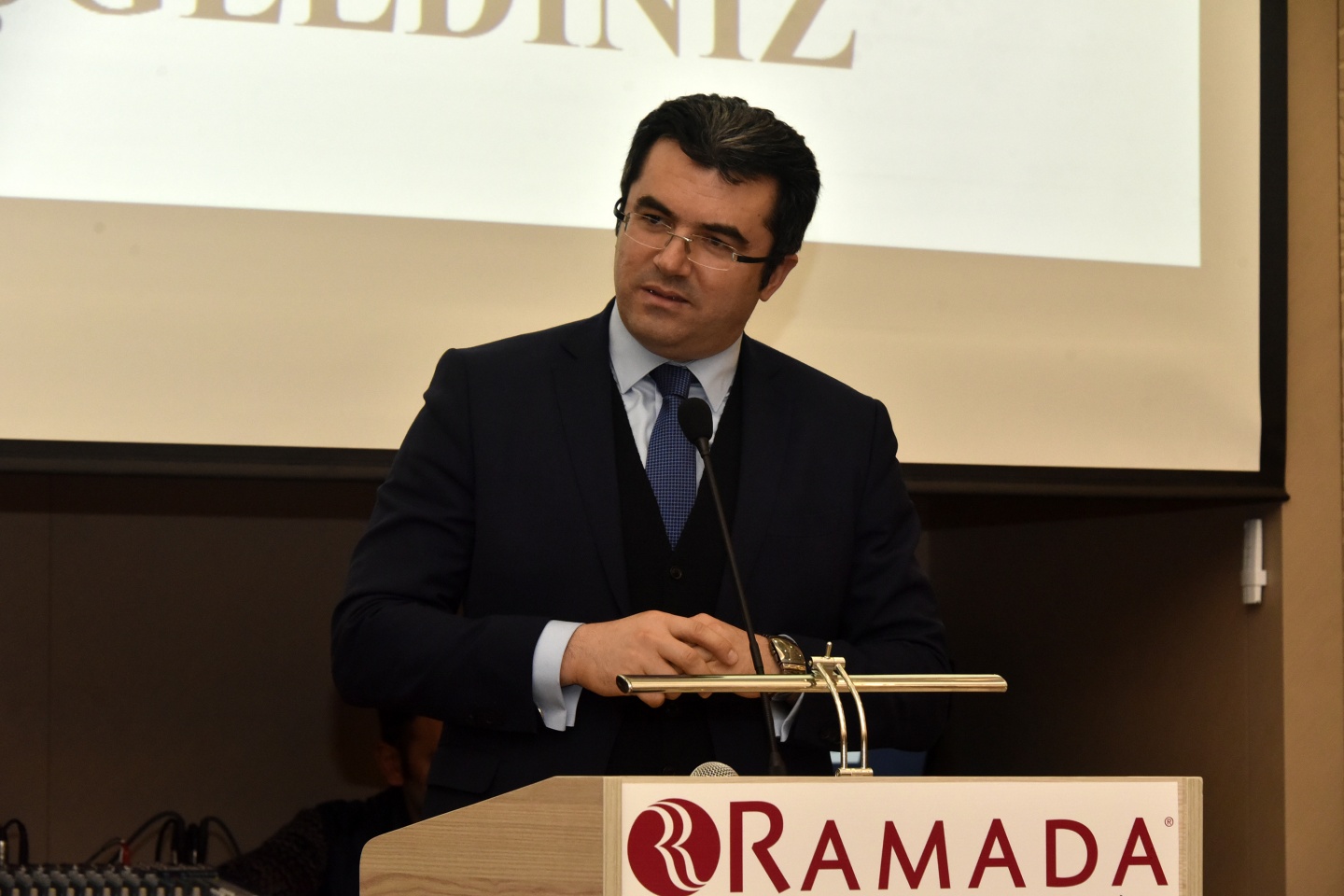 Gazeteciler ve İdareciler günü kutlandı 23