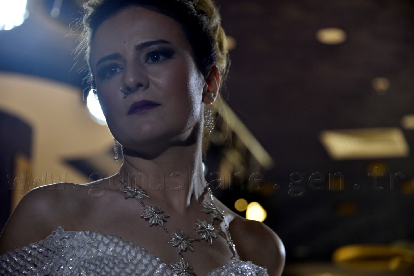 100 yıllık gelinlik podyumda 7