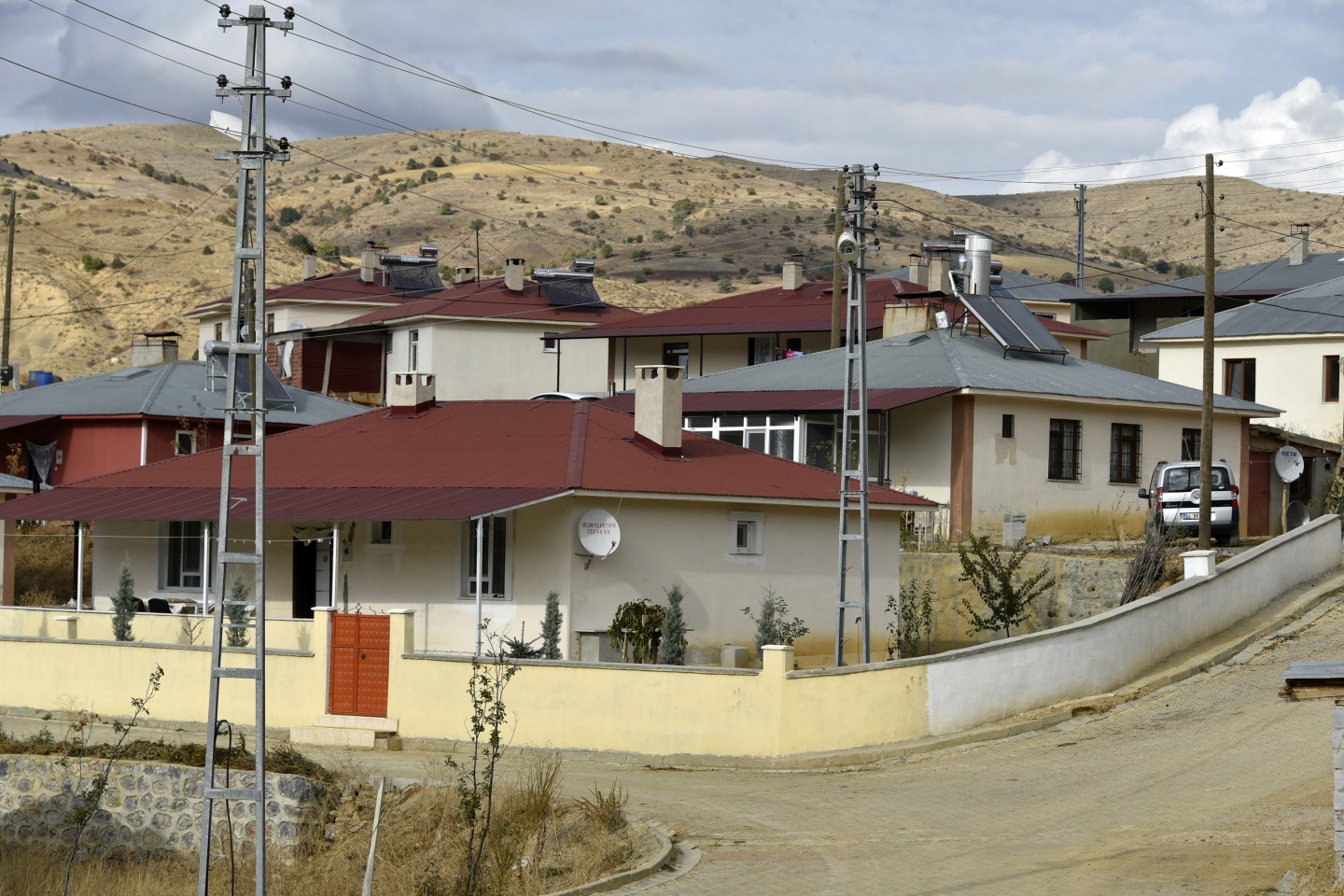 Gümüşhane’de afet riski köy naklettirdi 12