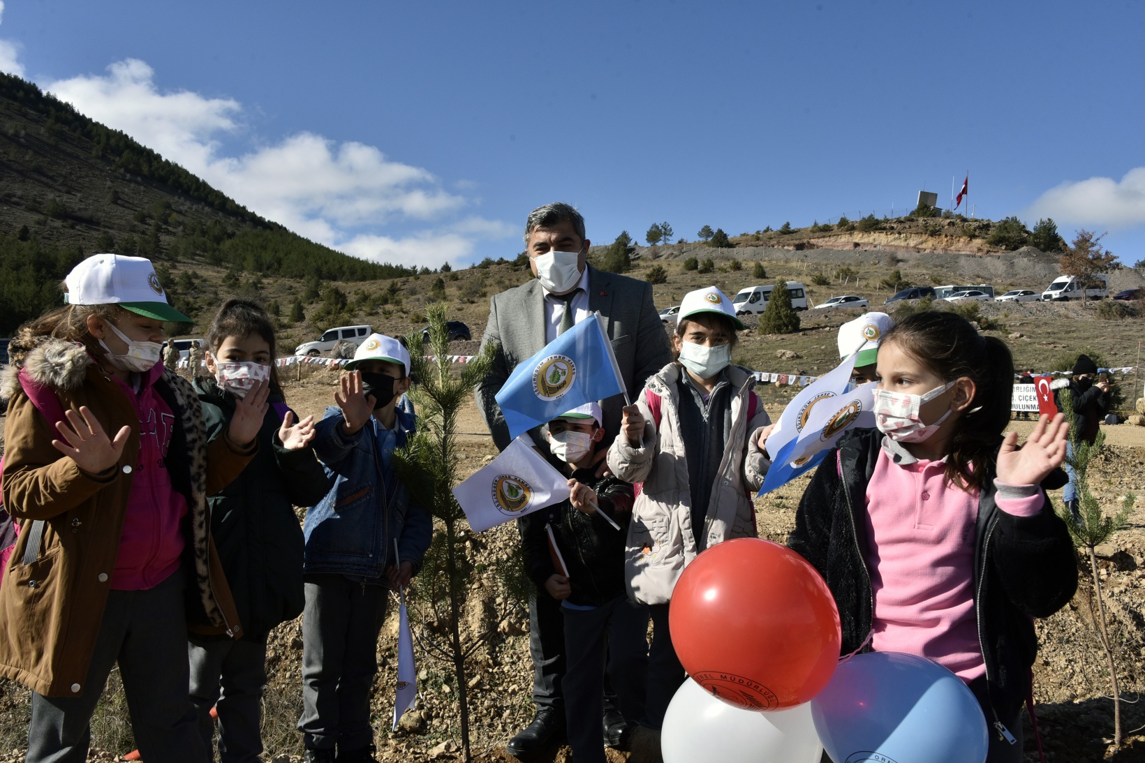 Gümüşhane’de Milli Ağaçlandırma Gününde binlerce fidan toprakla buluştu 15