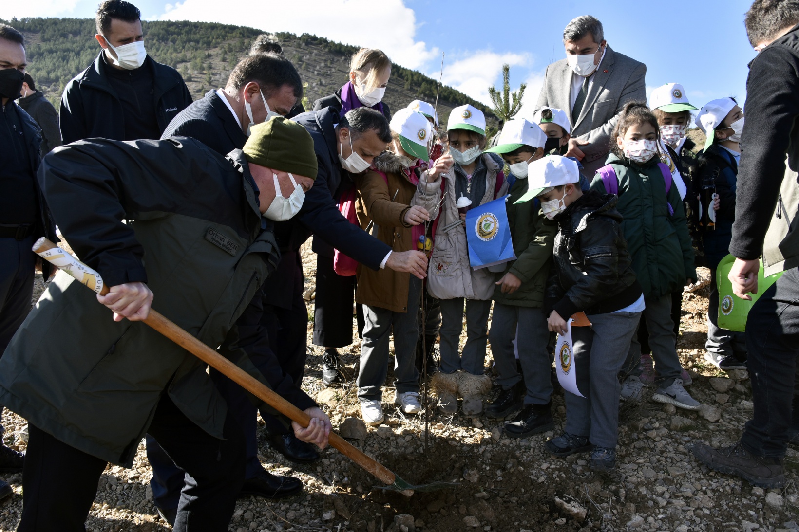 Gümüşhane’de Milli Ağaçlandırma Gününde binlerce fidan toprakla buluştu 41