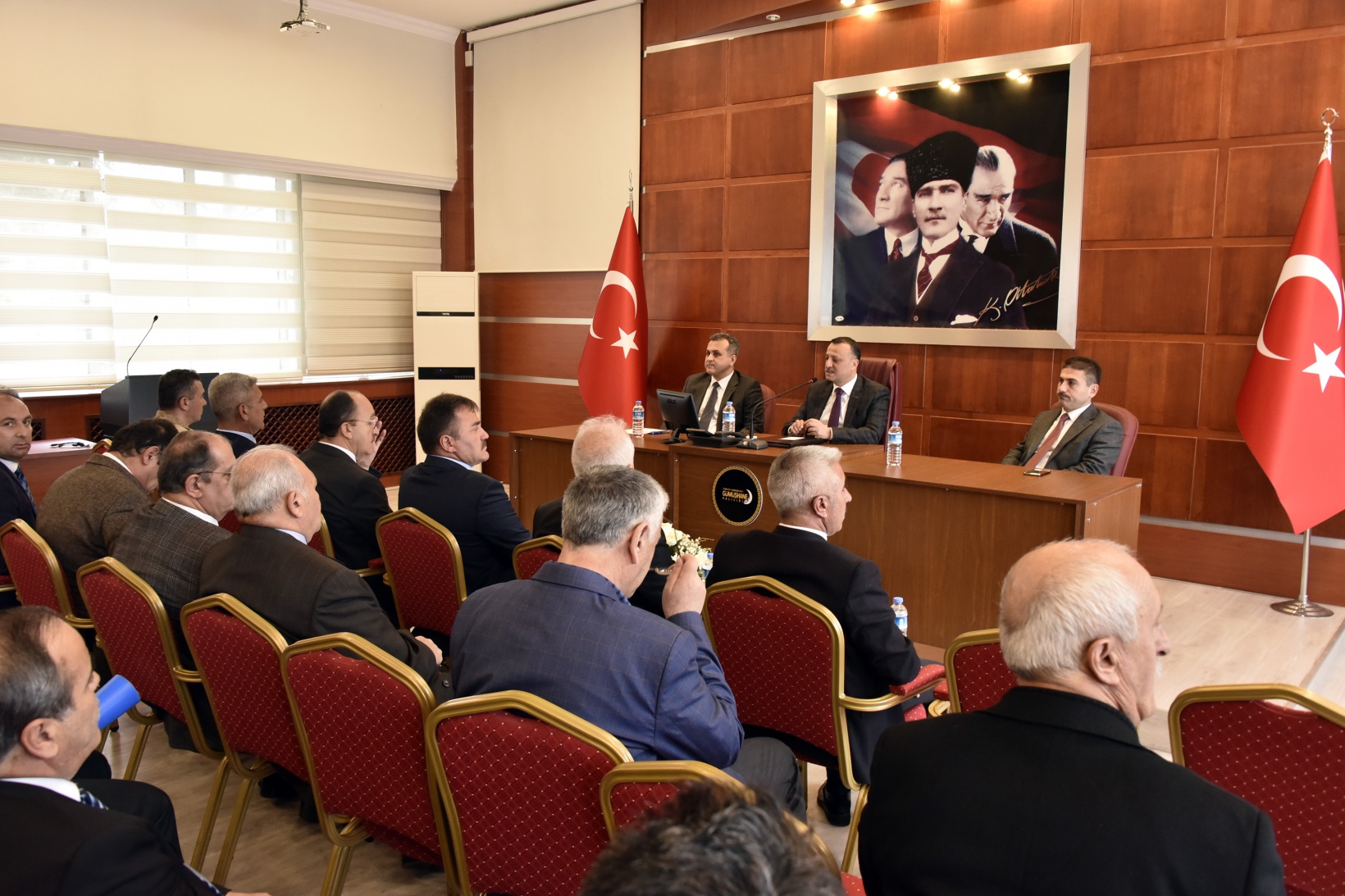 Vali Taşbilek umrecileri uyardı 7