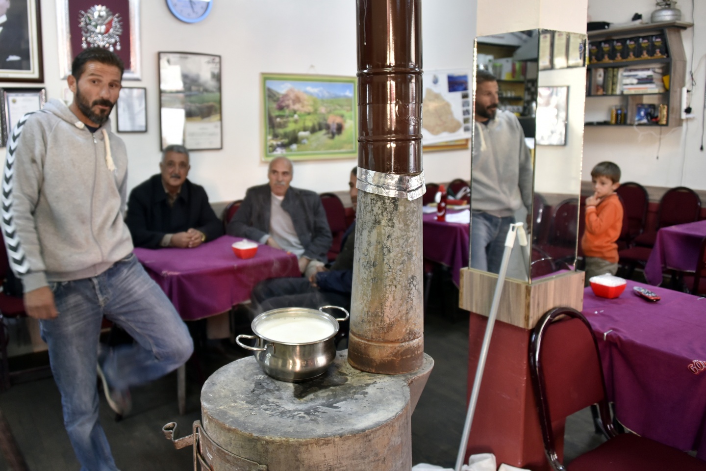 Bu ilçede 10 yıldır kahvelerde sıcak süt satılıyor 4