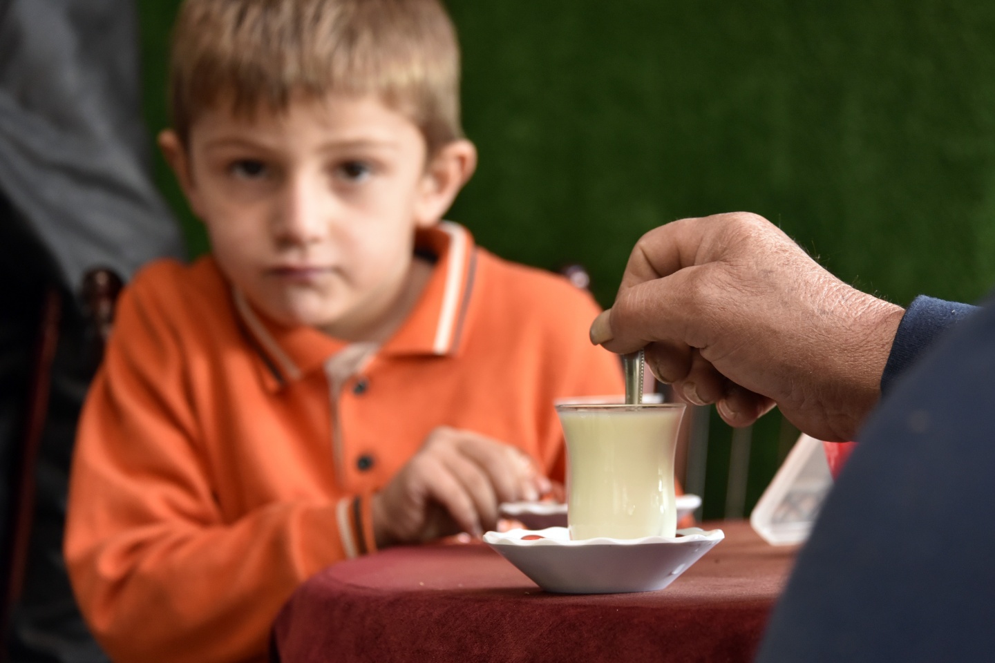 Bu ilçede 10 yıldır kahvelerde sıcak süt satılıyor 7