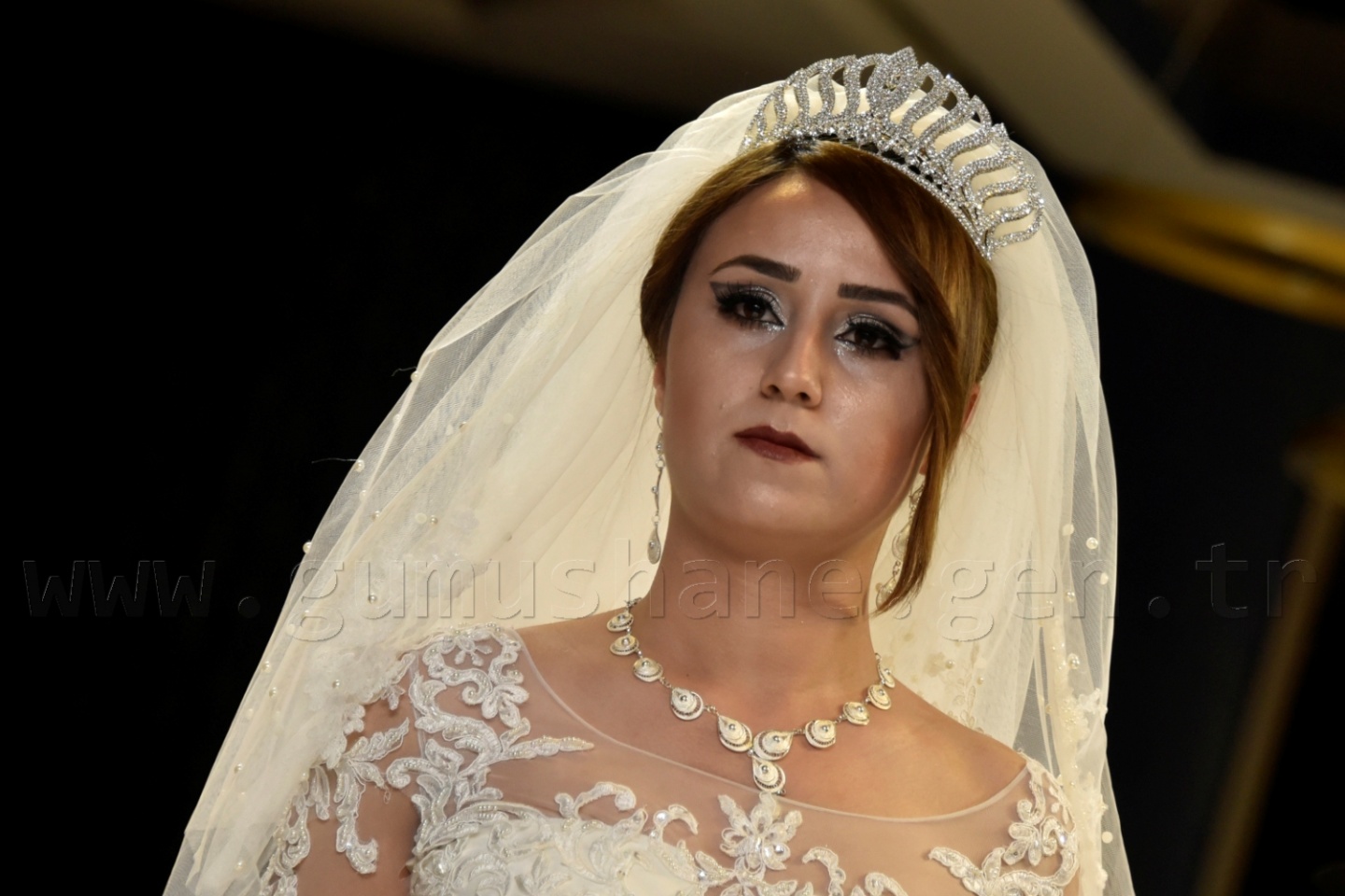 100 yıllık gelinlik podyumda 18