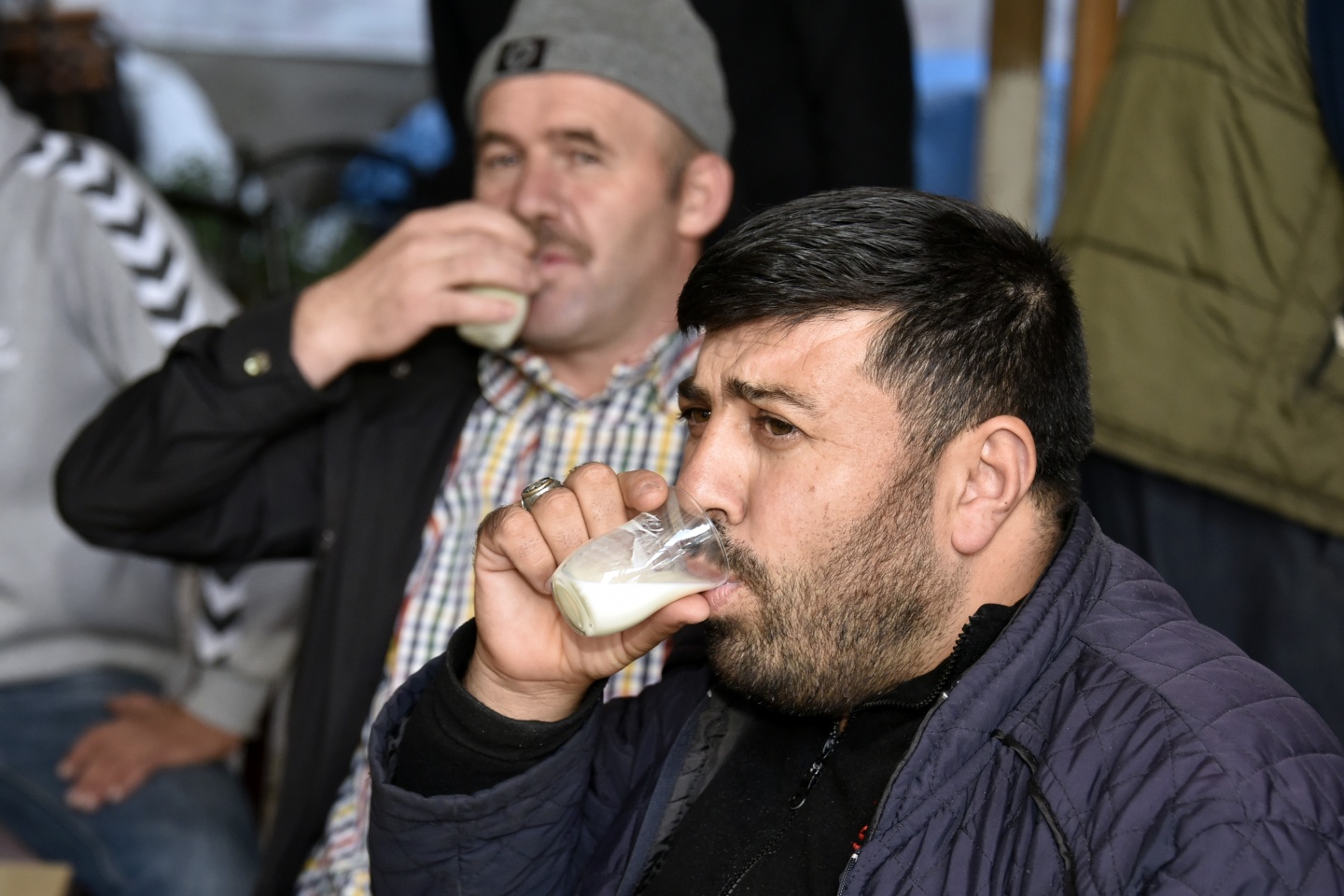 Bu ilçede 10 yıldır kahvelerde sıcak süt satılıyor 17