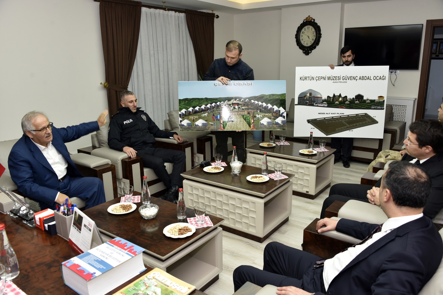 Vali Taşbilek Kürtün’de 18