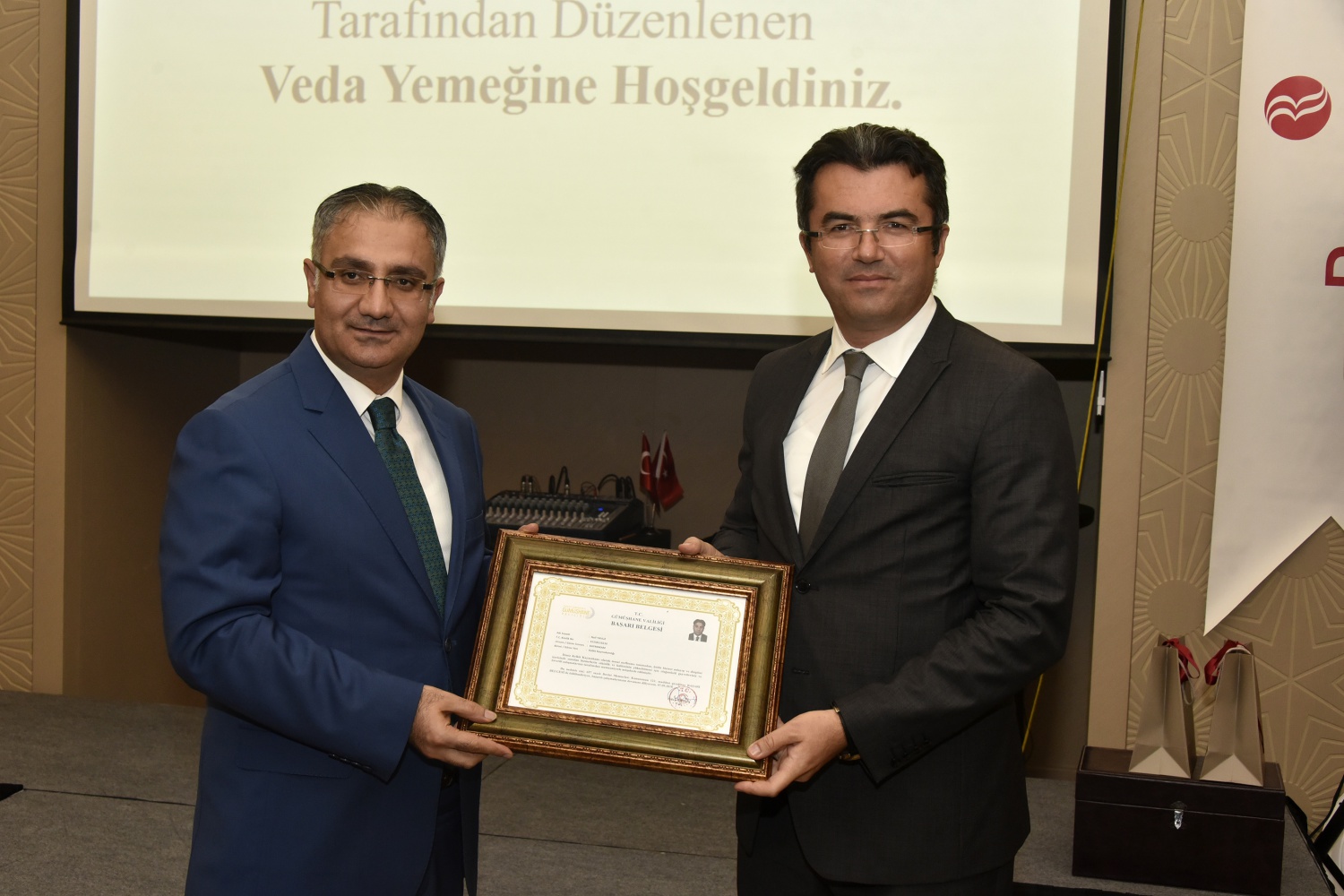 Gümüşhane’de tayini çıkan Kaymakamlara veda yemeği 28