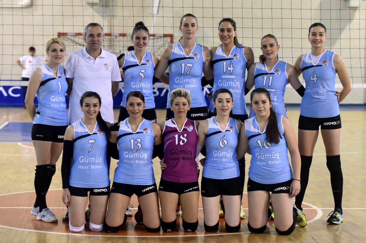 Gümüş Kızlar iyi başladı: 3-1 1