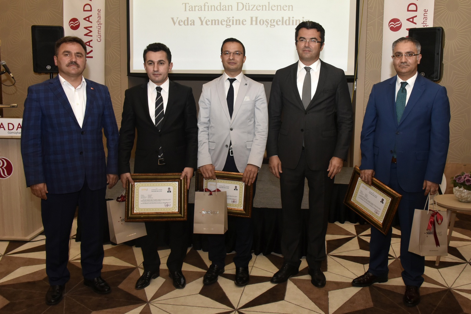 Gümüşhane’de tayini çıkan Kaymakamlara veda yemeği 26