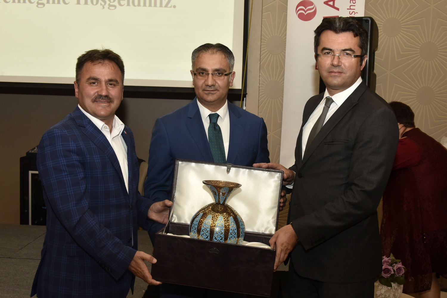 Gümüşhane’de tayini çıkan Kaymakamlara veda yemeği 27