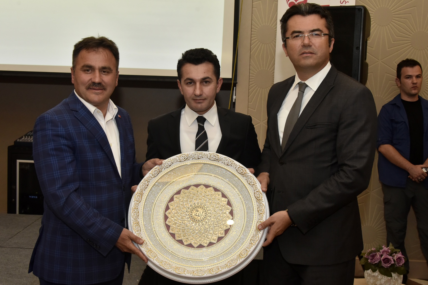 Gümüşhane’de tayini çıkan Kaymakamlara veda yemeği 29