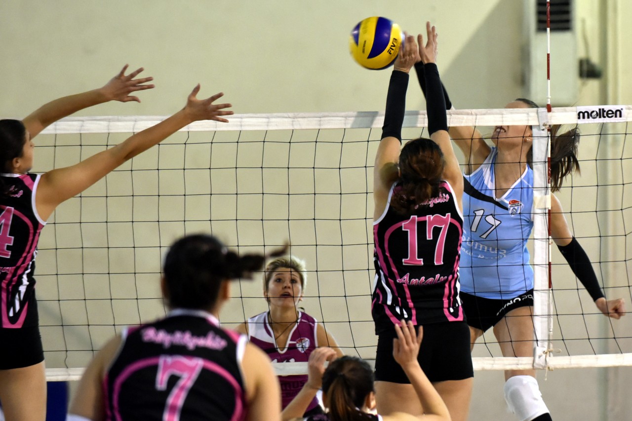 Gümüş Kızlar iyi başladı: 3-1 6