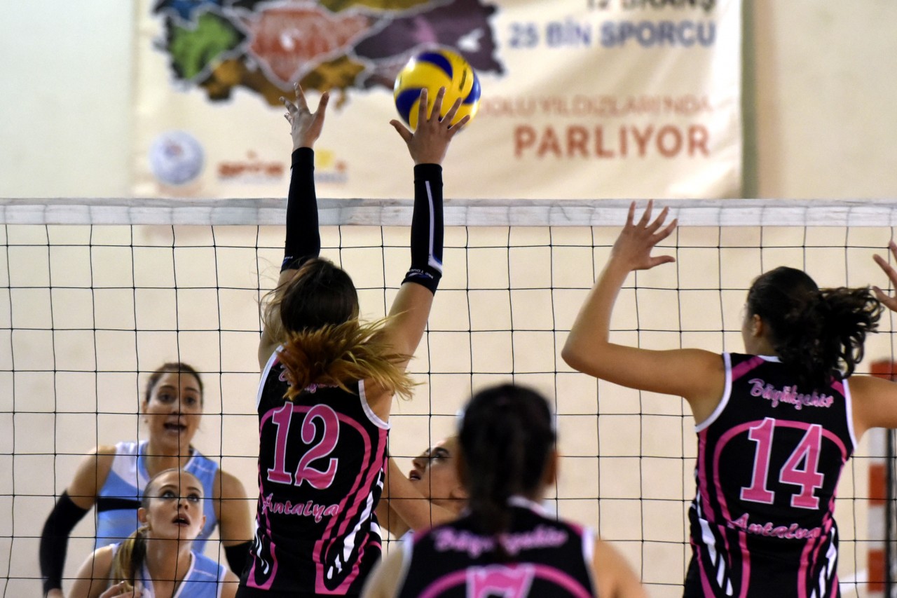 Gümüş Kızlar iyi başladı: 3-1 7