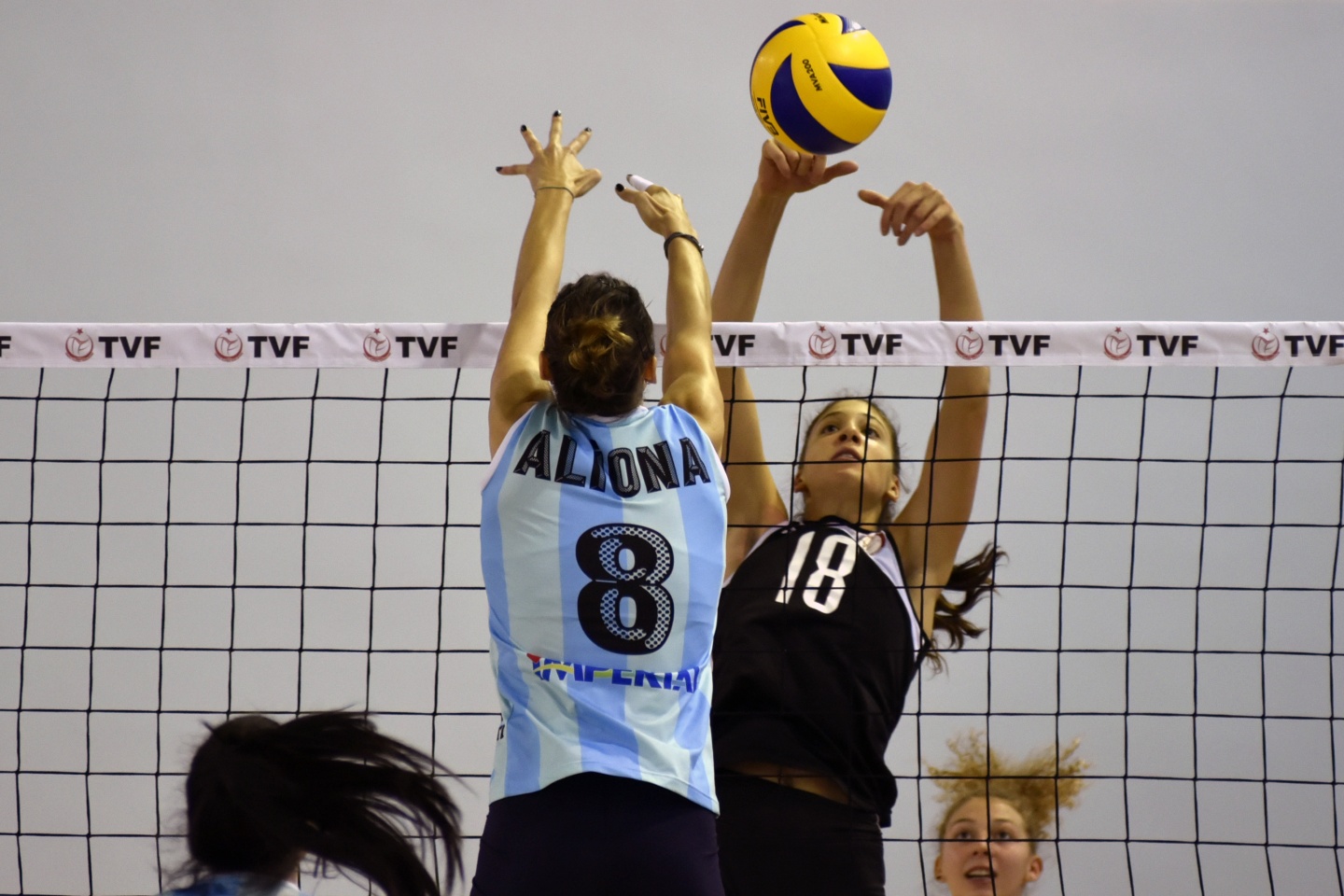 Gümüş Kızlar ezdi geçti: 3-0 12