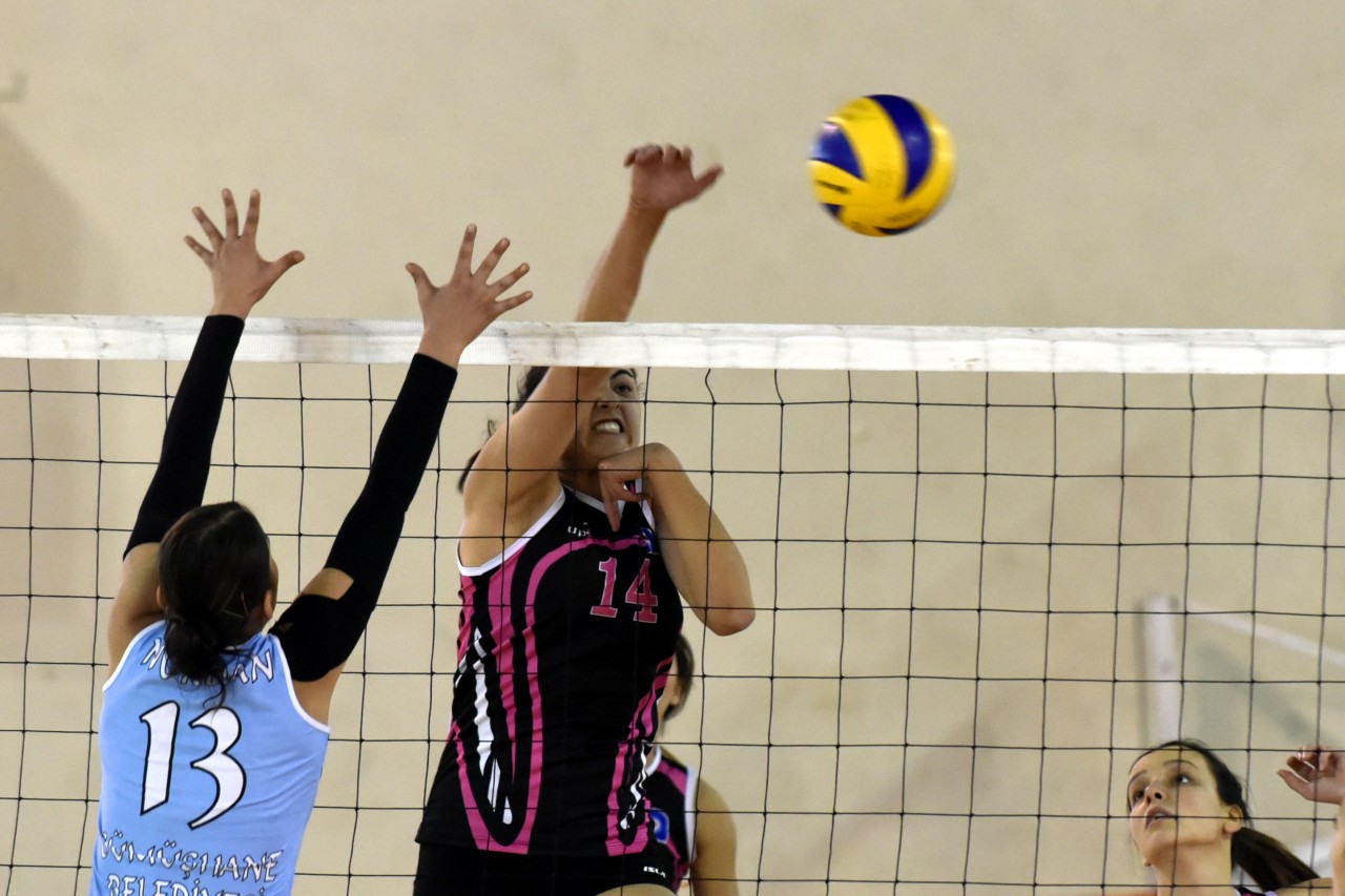 Gümüş Kızlar iyi başladı: 3-1 14