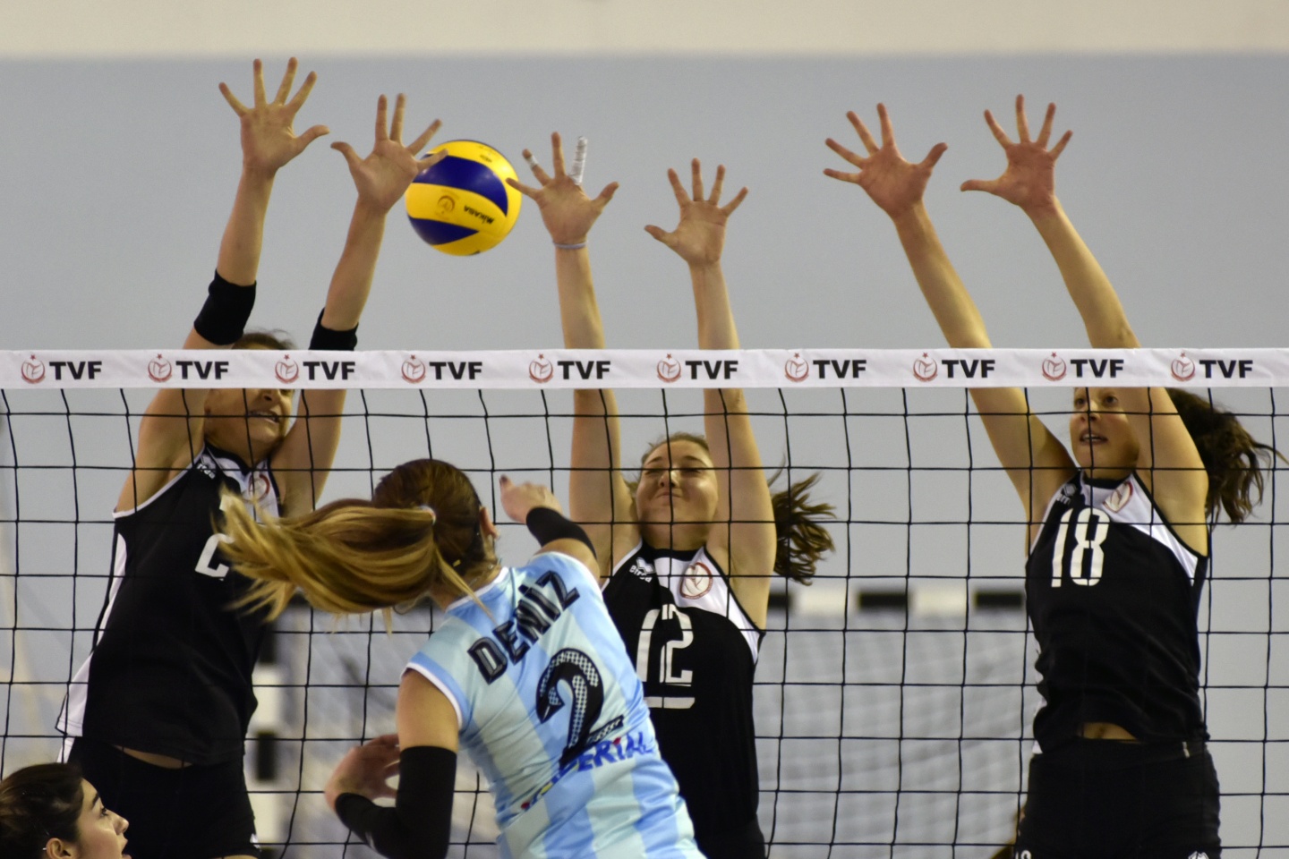 Gümüş Kızlar ezdi geçti: 3-0 19