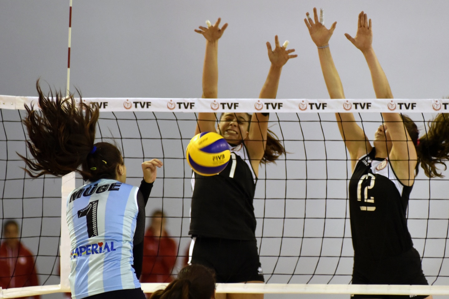 Gümüş Kızlar ezdi geçti: 3-0 21