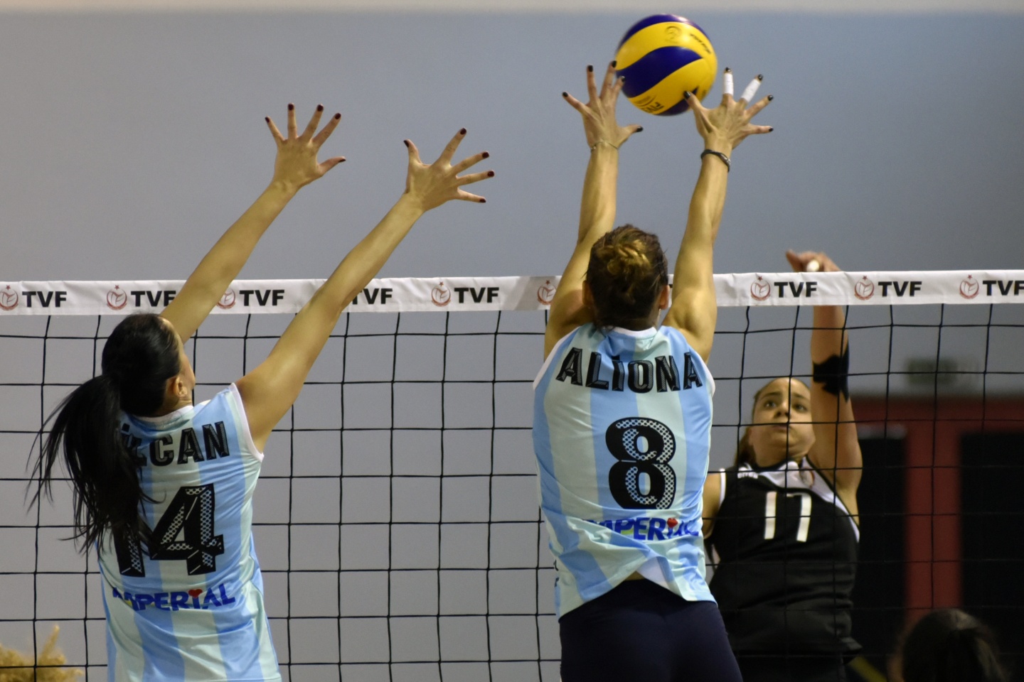 Gümüş Kızlar ezdi geçti: 3-0 28