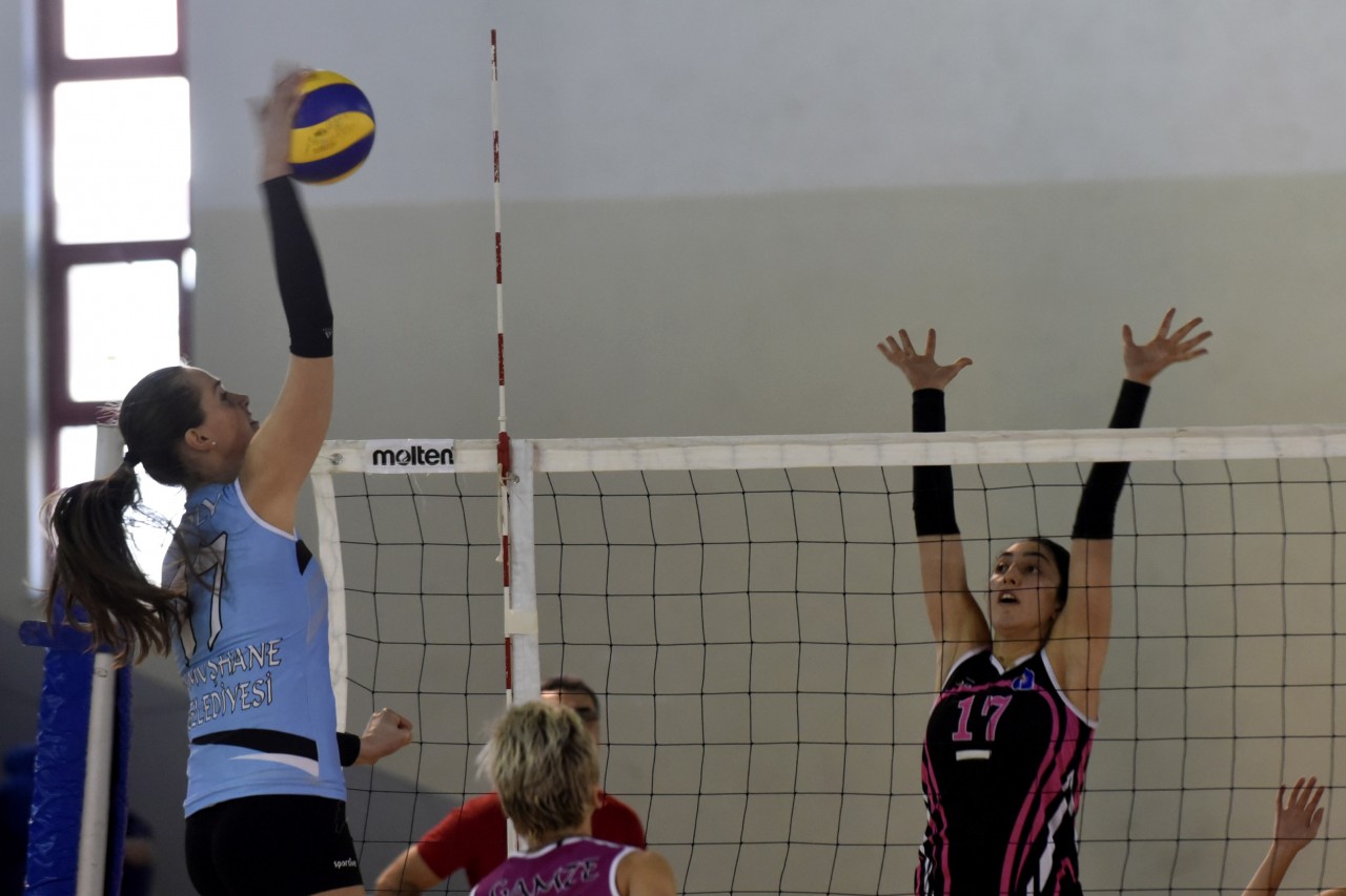 Gümüş Kızlar iyi başladı: 3-1 21