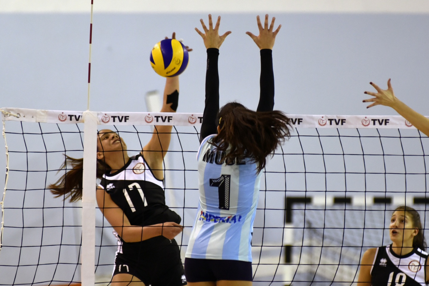 Gümüş Kızlar ezdi geçti: 3-0 25