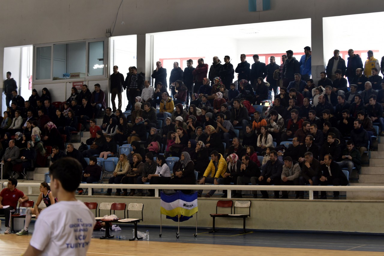 Gümüş Kızlar iyi başladı: 3-1 26