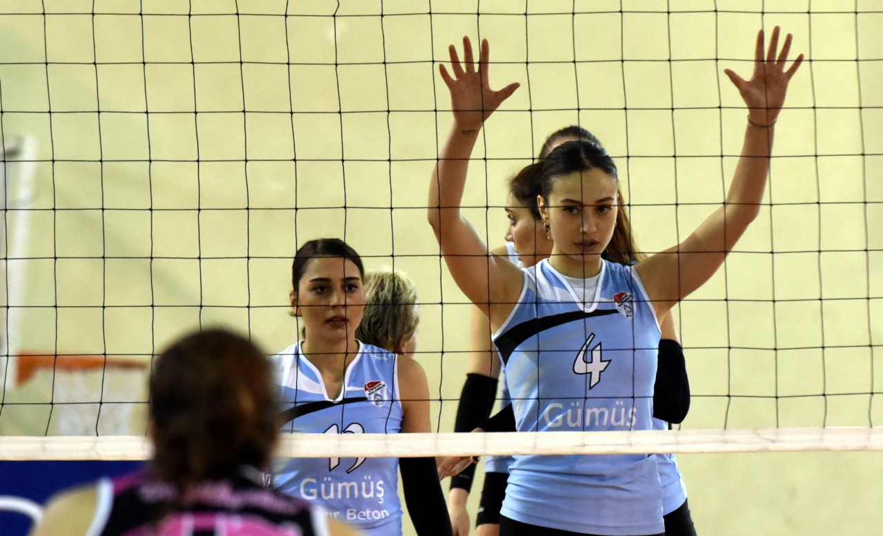 Gümüş Kızlar iyi başladı: 3-1 28